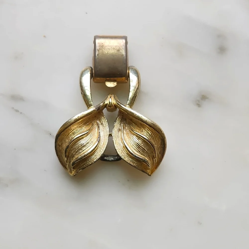Vintage Clasp to a Coro Necklace